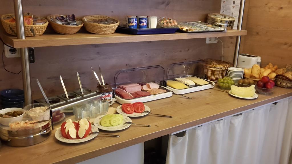 Hotel Minerva Garni Düsseldorf Dış mekan fotoğraf